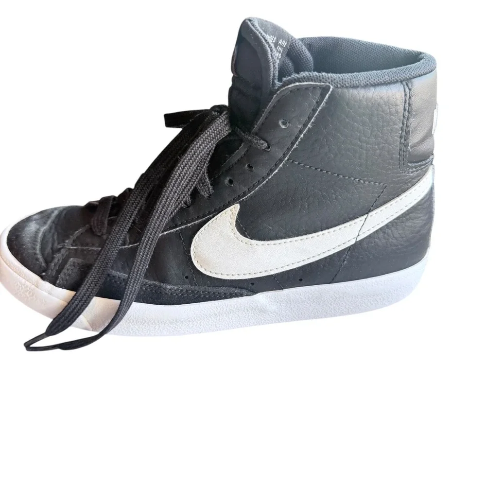 KIDS BLACK NIKE BLAZERS SIZE 4.5 Boys/Girls Fast Shipping